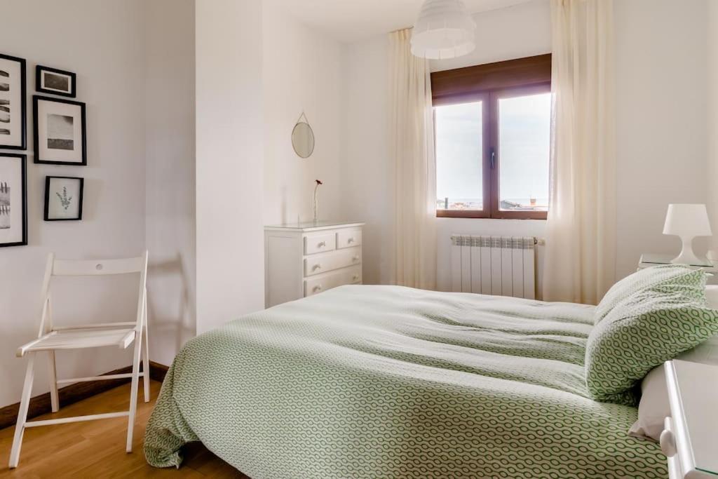 Casa De Las Flores - Apartamento Con Jardin Privado Frente A La Playa De Comillas Zewnętrze zdjęcie