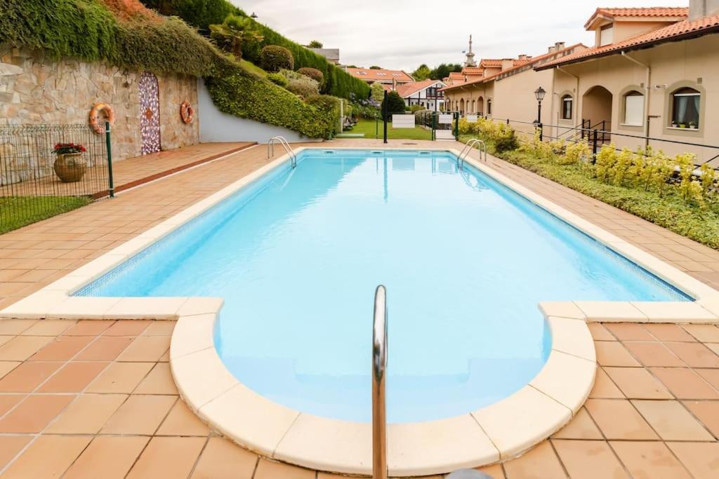 Casa De Las Flores - Apartamento Con Jardin Privado Frente A La Playa De Comillas Zewnętrze zdjęcie