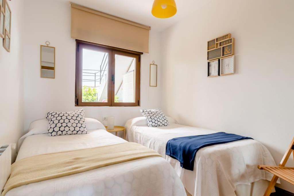 Casa De Las Flores - Apartamento Con Jardin Privado Frente A La Playa De Comillas Zewnętrze zdjęcie