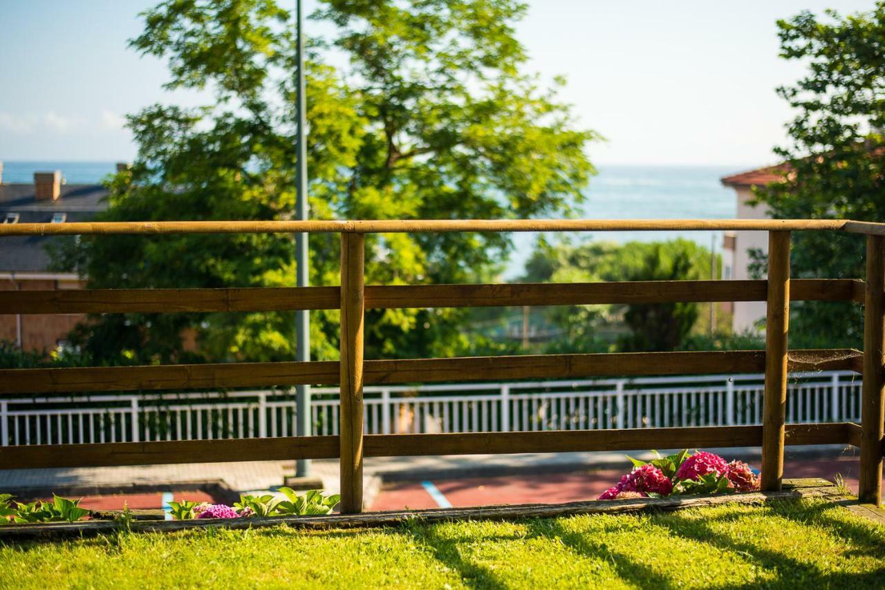Casa De Las Flores - Apartamento Con Jardin Privado Frente A La Playa De Comillas Zewnętrze zdjęcie