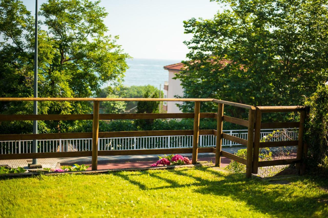 Casa De Las Flores - Apartamento Con Jardin Privado Frente A La Playa De Comillas Zewnętrze zdjęcie